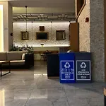 Okur מלון 2*