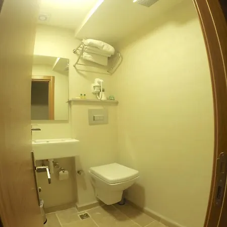 Otel Okur