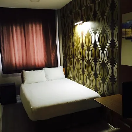 Otel Okur